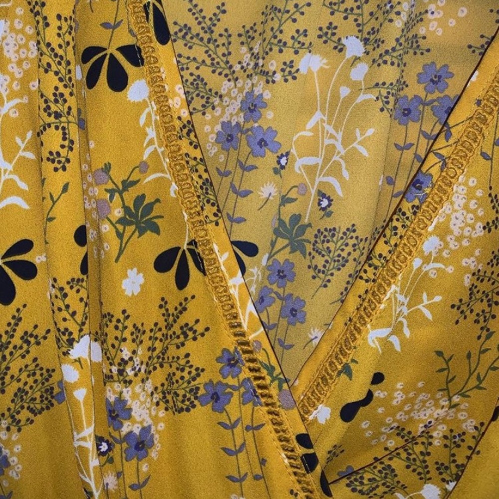 blouse - Picture 2 of 2